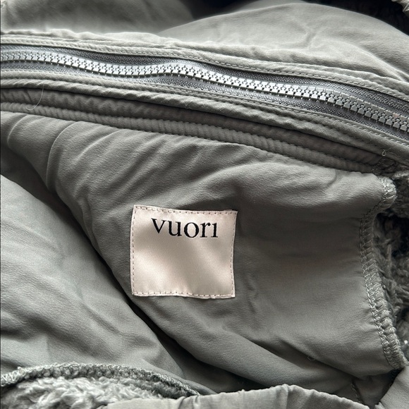 Vuori Women's Cozy Sherpa Jacket Green Fleece Jacket Olive Green Size Large - Picture 2 of 13